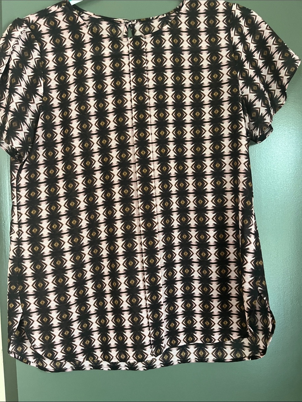 Geometric Print Short-Sleeve Women’s Top - Black Pink & White